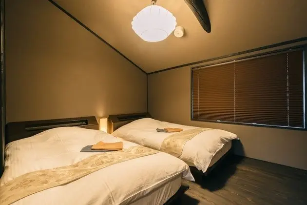 Ev (Private Vacation)