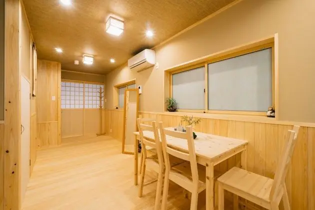 Ev (Private Vacation)