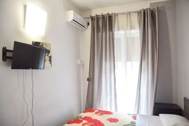 Büyük Yataklı Tek Kişilik Oda