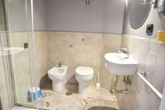 Büyük Yataklı Tek Kişilik Oda