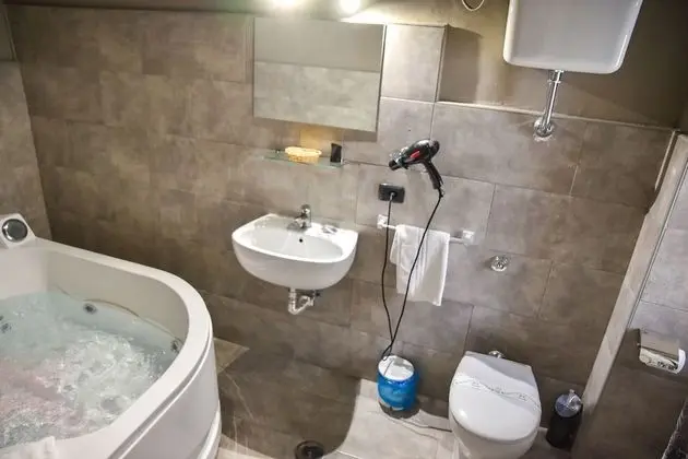 Deluxe Tek Büyük Yataklı Oda, Jakuzi, Şehir Manzaralı
