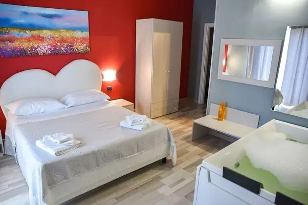 Deluxe Tek Büyük Yataklı Oda, Jakuzi, Şehir Manzaralı