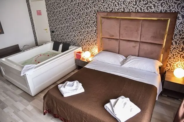 Deluxe Tek Büyük Yataklı Oda, Jakuzi, Şehir Manzaralı