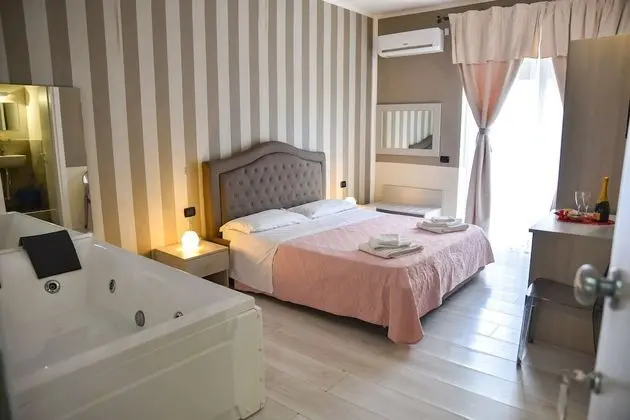 Deluxe Tek Büyük Yataklı Oda, Jakuzi, Şehir Manzaralı