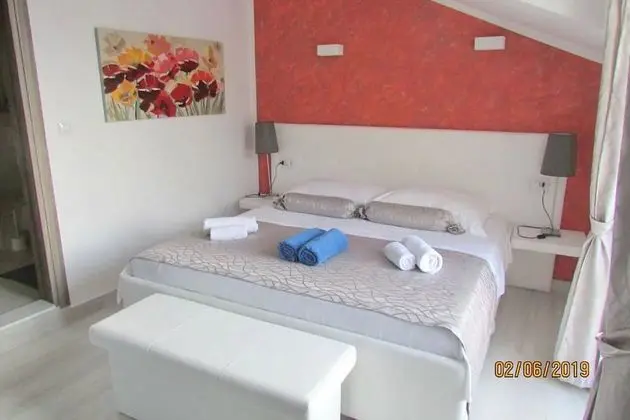 Üç Kişilik Oda (Comfort Triple Room with Balcony and )