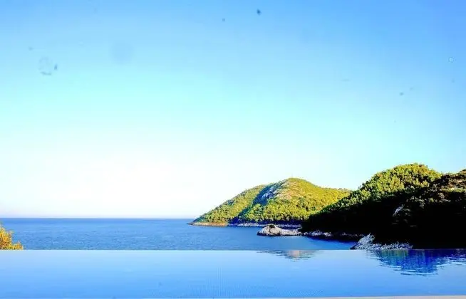 Üç Kişilik Oda (Comfort Triple Room with Balcony and )