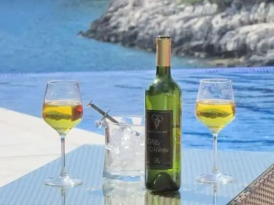 Üç Kişilik Oda (Comfort Triple Room with Balcony and )