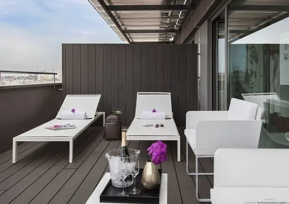 Premium Oda, Teras