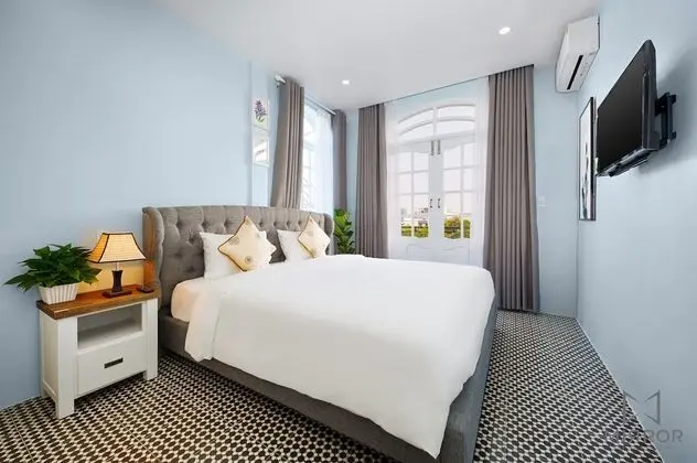 Tek Büyük Yataklı Oda, Balkon, Şehir Manzaralı