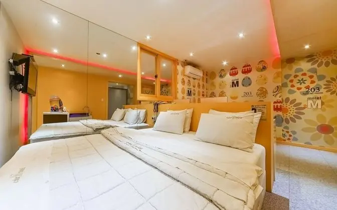 Oda (Special Room-Massage Bed Hard Drive-L)