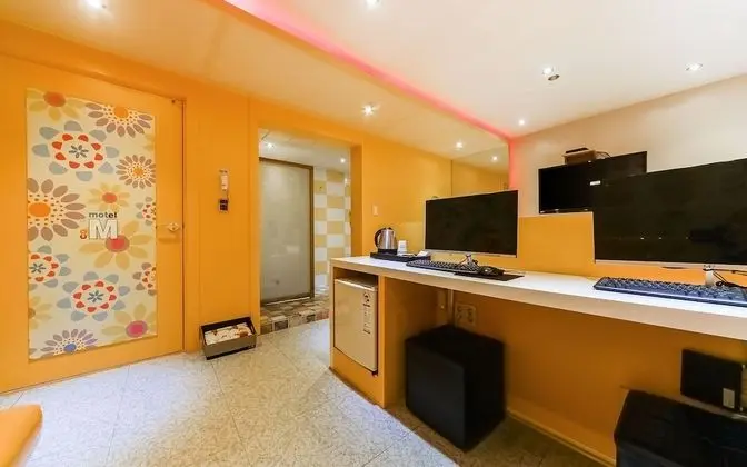 Oda (Special Room-Massage Bed Hard Drive-L)