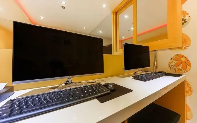 Oda (Special Room-Massage Bed Hard Drive-L)