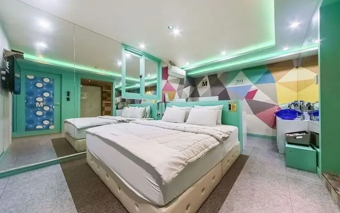 Oda (Special Room-Massage Bed Hard Drive-L)