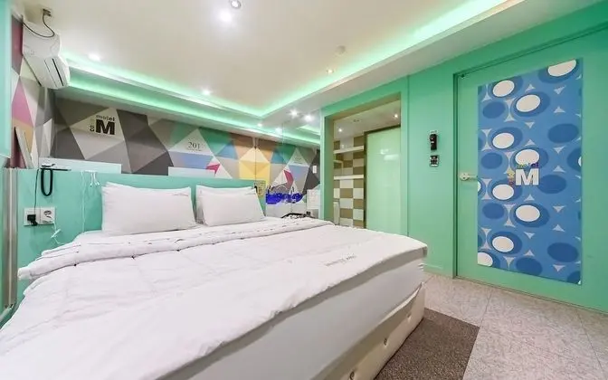 Oda (Special Room-Massage Bed Hard Drive-L)