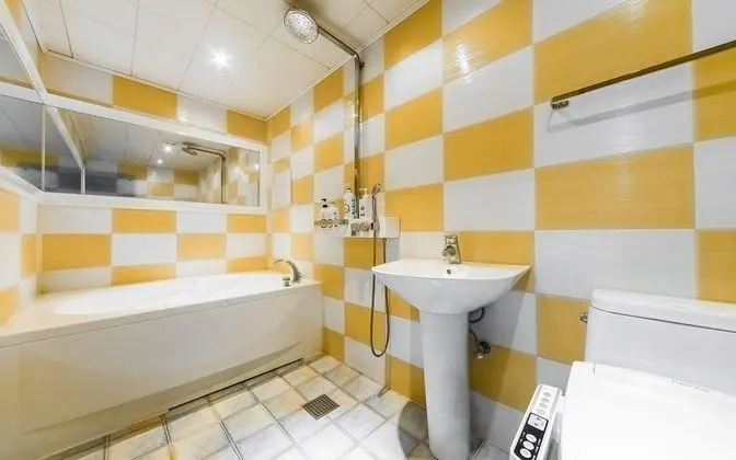 Oda (Standard Room-Massage Bed Hard Drive-)