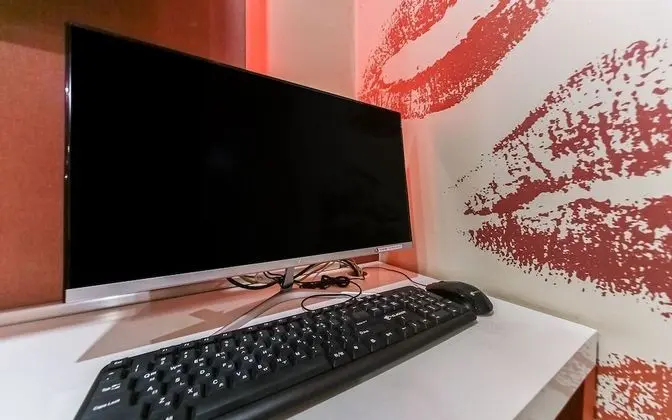 Oda (Standard Room-Massage Bed Hard Drive-)