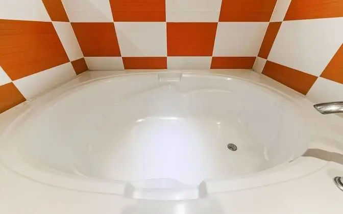 Oda (Standard Room-Massage Bed Hard Drive-)