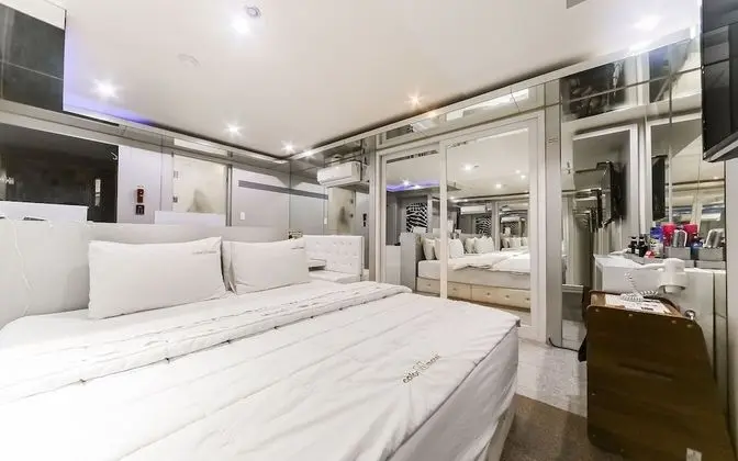 Oda (VIP-Terrace/Massage Bed (Netflix Avai)