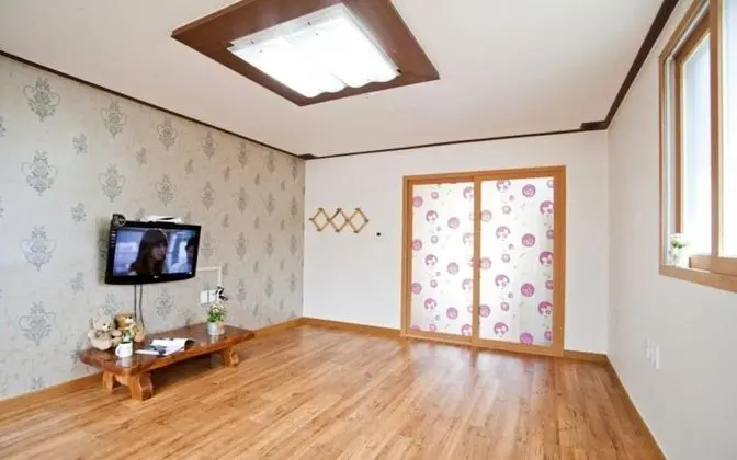 Oda (Room 101 (Ondol))