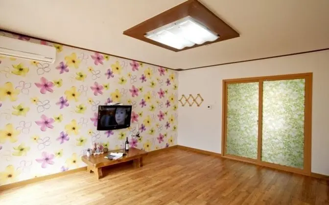 Oda (Room 103 (Ondol))