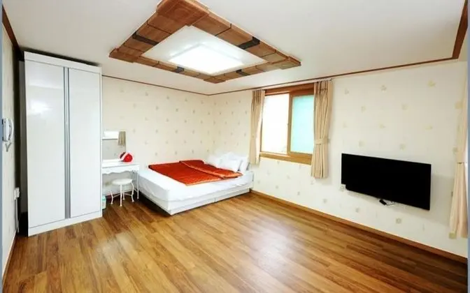 Oda (Room 101 (Ondol))