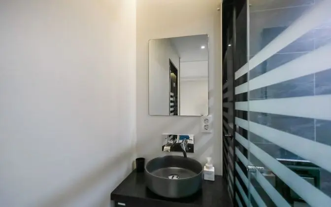 Oda (General room - General bath - Netflix)