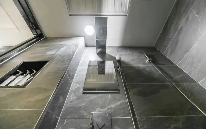 Oda (General room - General bath - Netflix)