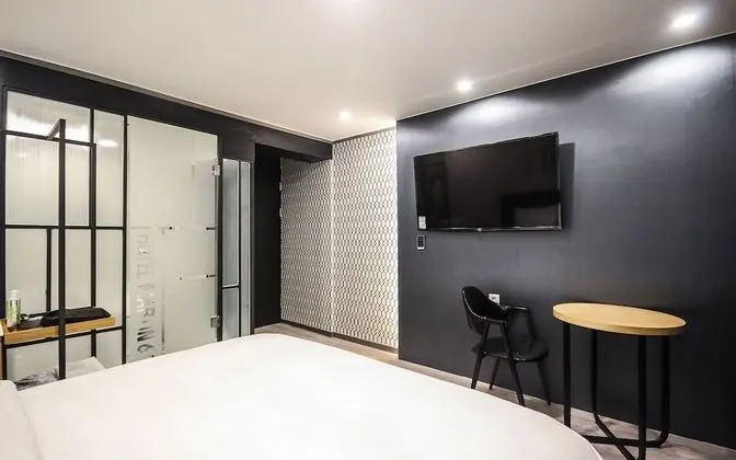 Oda (Standard (Netflix Personal ID Use / A)