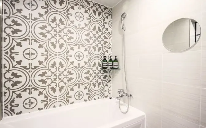 Oda (Standard (Netflix Personal ID Use / A)