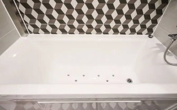 Oda (Standard (Netflix Personal ID Use / A)