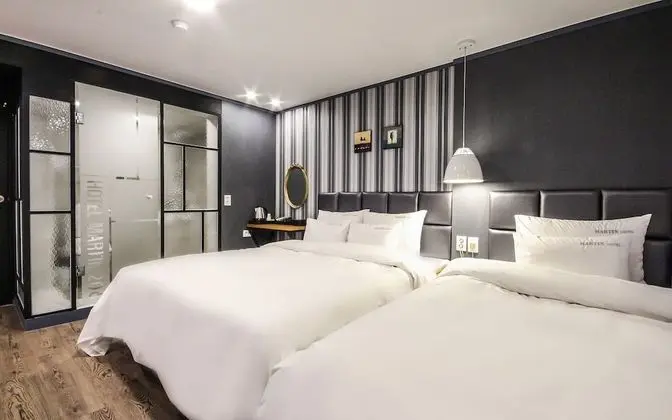 Oda (Twin (Netflix Personal ID Use / Advan)