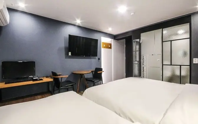 Oda (Twin (Netflix Personal ID Use / Advan)