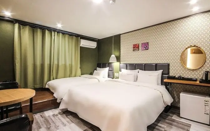 Oda (Twin (Netflix Personal ID Use / Advan)