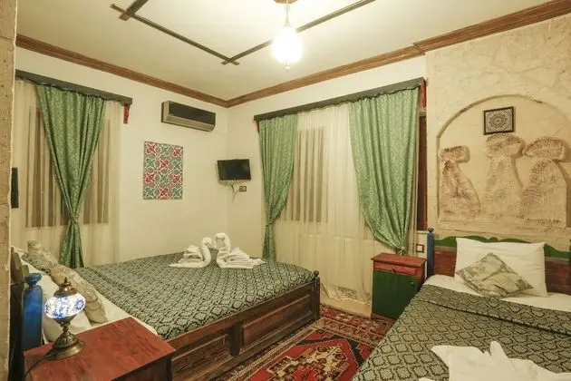 202 Deluxe Room 3 Adults