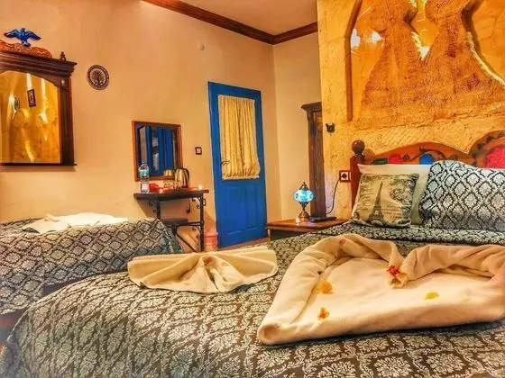 202 Deluxe Room 3 Adults
