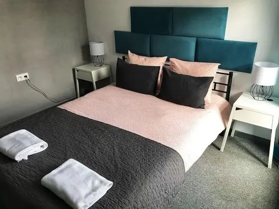 Tek Büyük Yataklı Oda, 1 Çift Kişilik Yatak