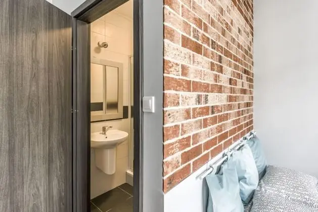 Tek Büyük Yataklı Oda, 1 Çift Kişilik Yatak