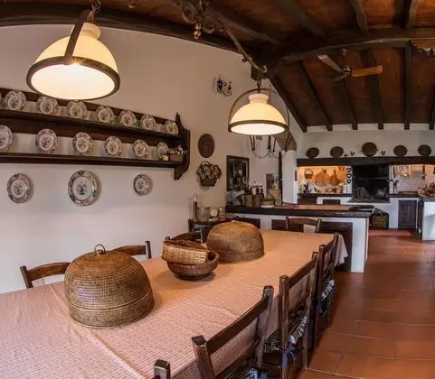 Villa, Ek Bina