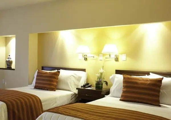 Room (Dog Friendly)