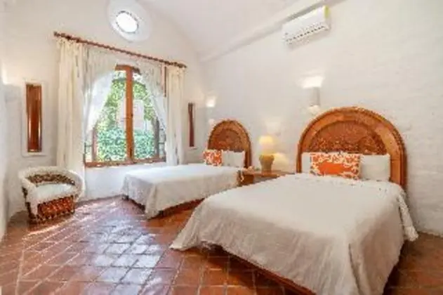 BUNGALOW