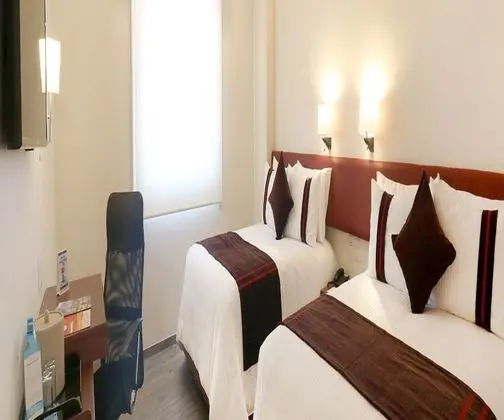Room (Dog Friendly)