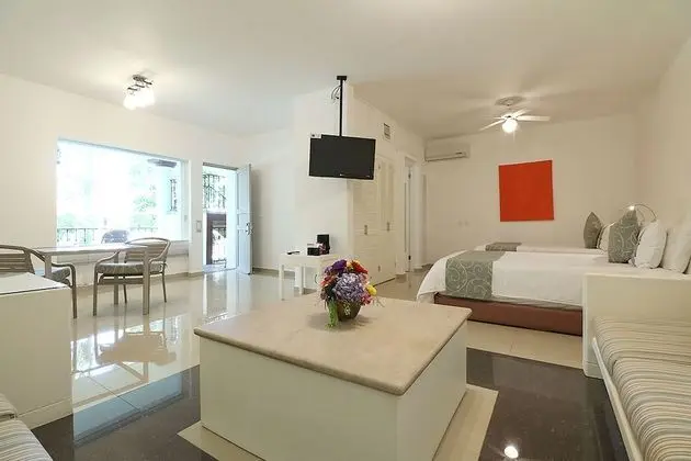 Room (Dog Friendly)