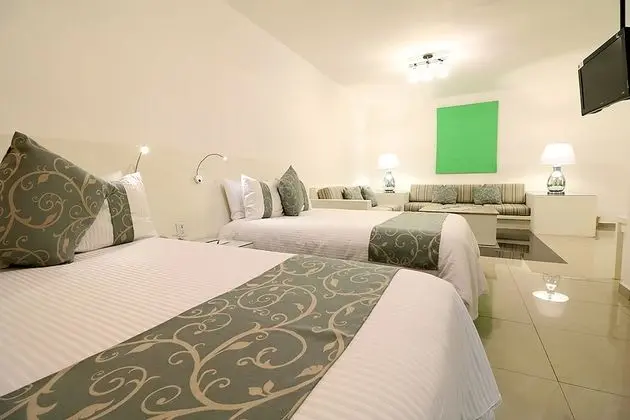 Room (Dog Friendly)