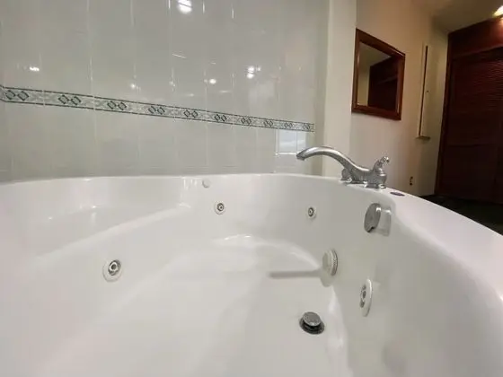 Senior Oda, Sıcak Su Küveti, Şehir Manzaralı