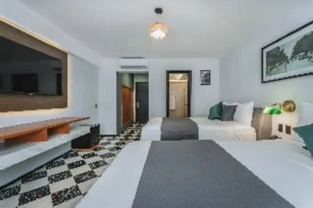 JUNIOR SUITE