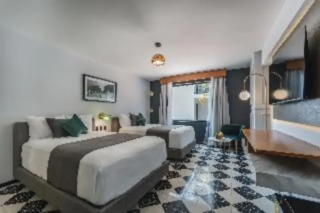 JUNIOR SUITE
