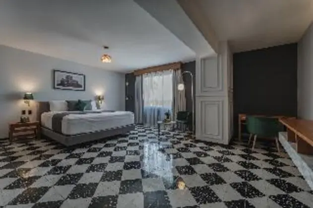 SUITE
