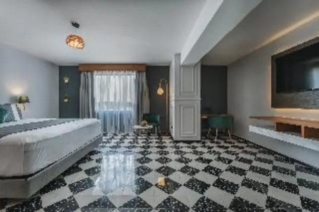 SUITE