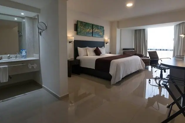 Deluxe Oda, 1 En Büyük (King) Boy Yatak