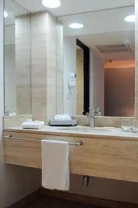 Deluxe Oda, 1 En Büyük (King) Boy Yatak